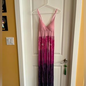 Summer dress. Open back.